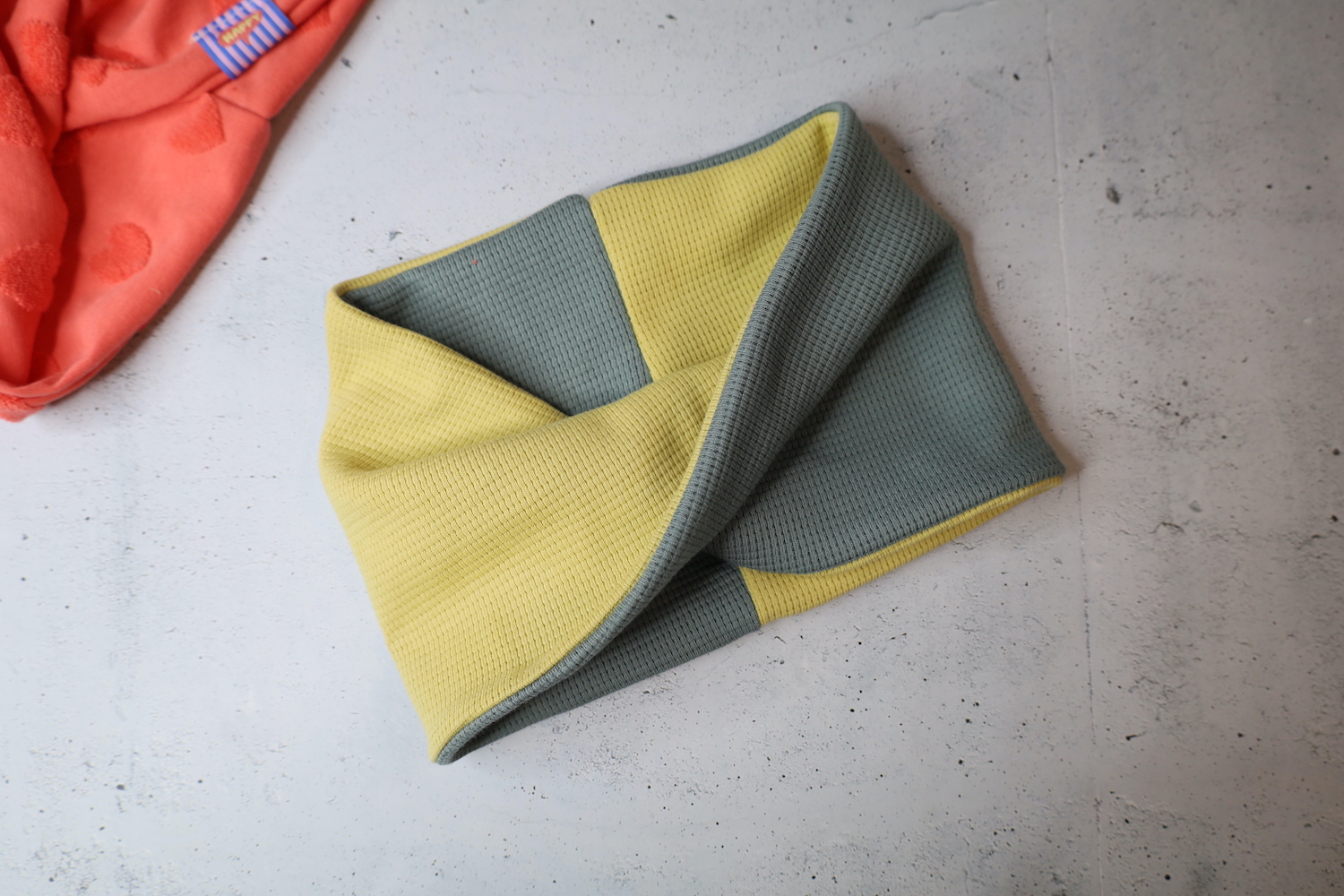 Easy Loop mit Twist nähen – Schnittmuster kostenlos