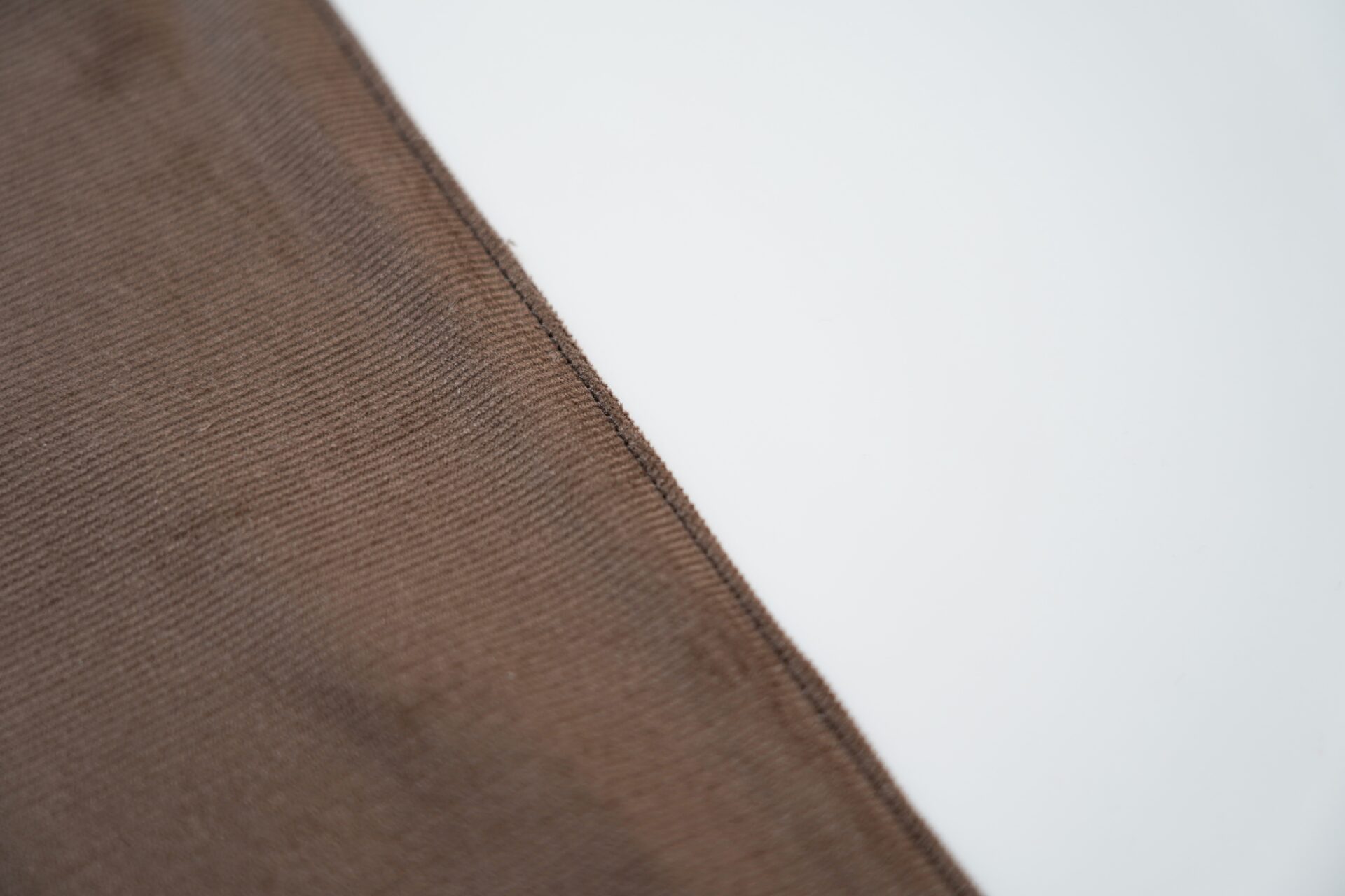 Kosmetiktasche aus Jelly Vinyl – Nähanleitung kostenlos