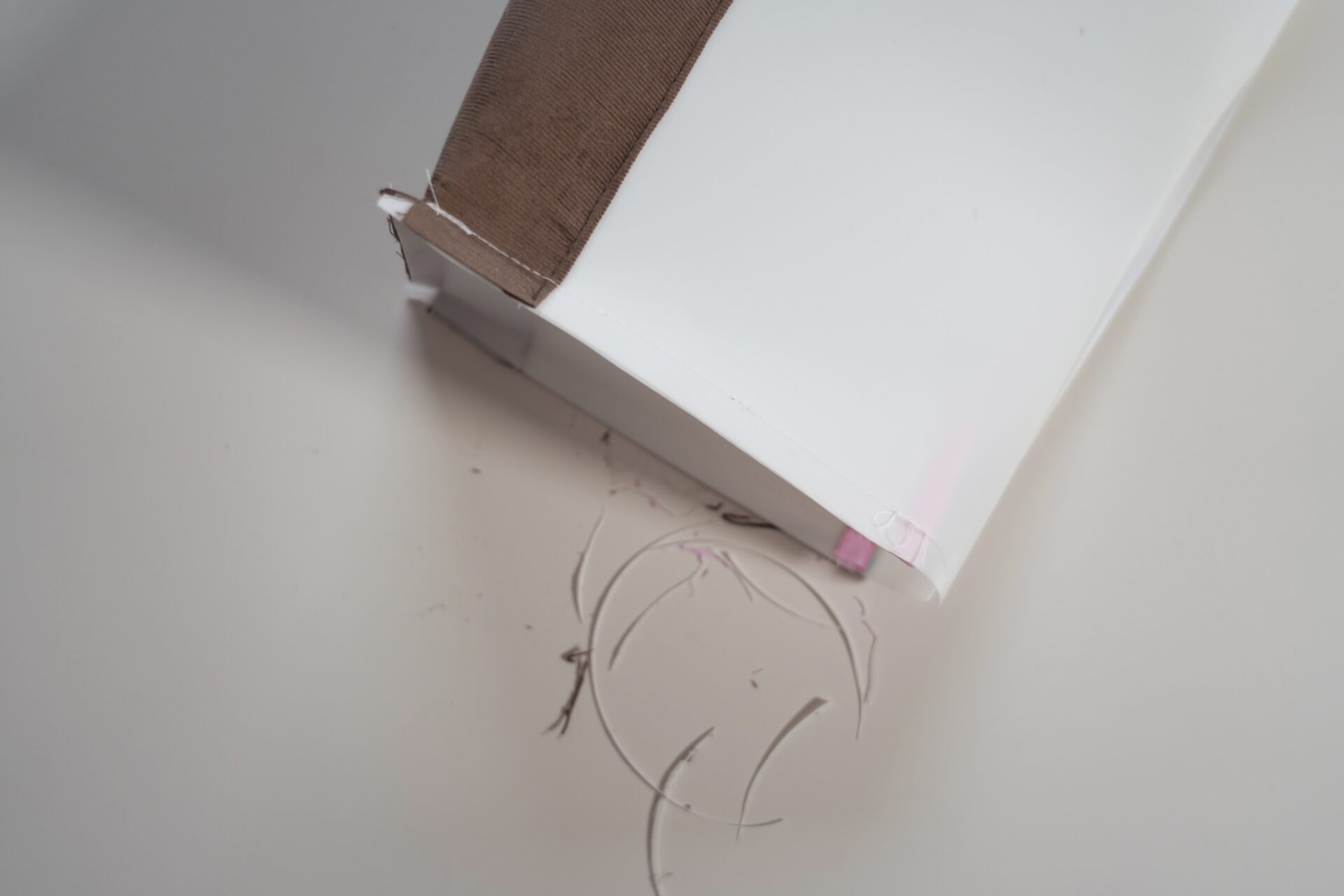 Kosmetiktasche aus Jelly Vinyl – Nähanleitung kostenlos