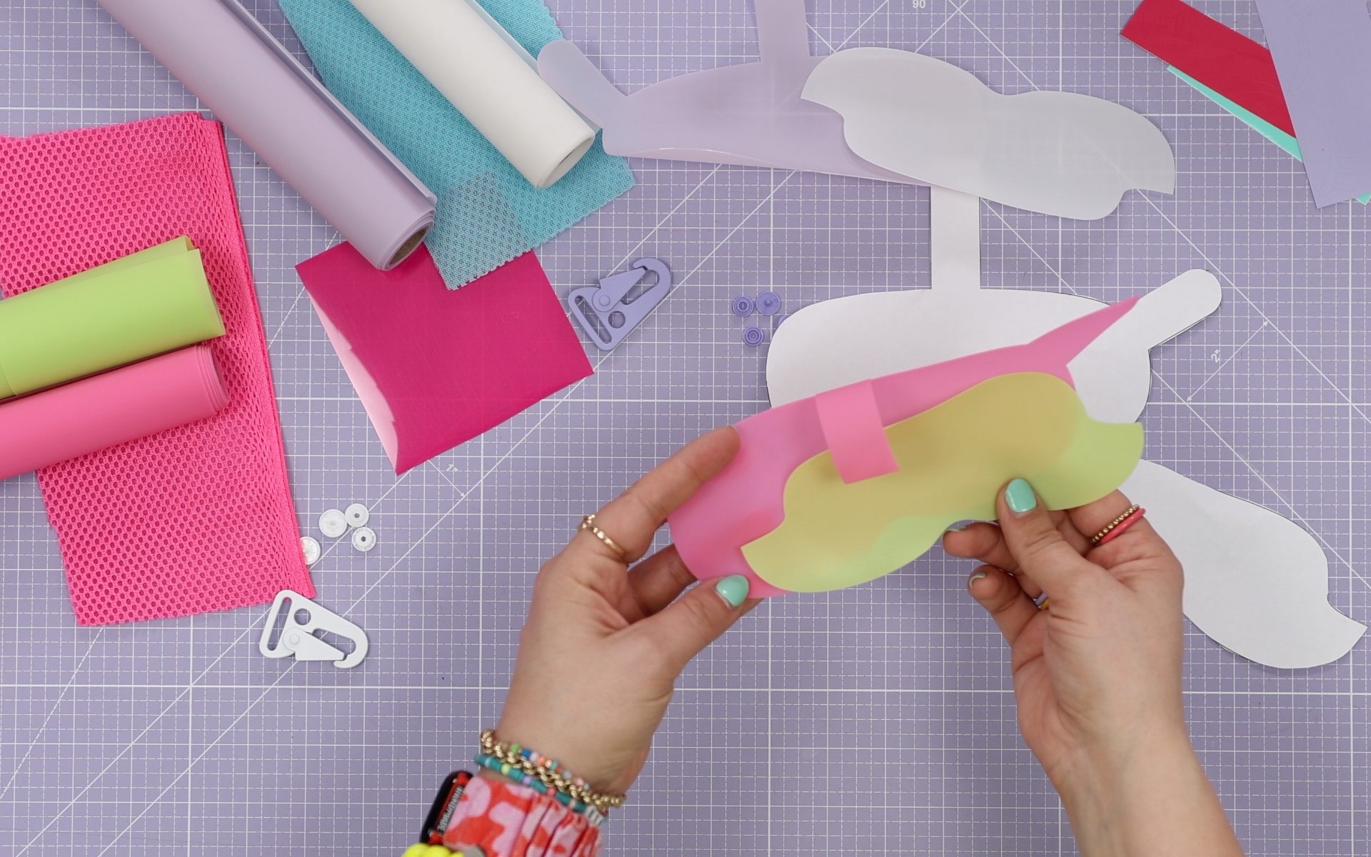 Brillenetui aus Jelly Vinyl nähen – Schnittmuster kostelnos